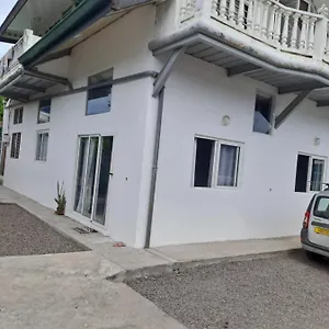  Auberge de jeunesse Laure